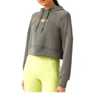 lululemon get centered cropped hoodie